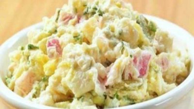 Салат «Русская красавица» с курицей и ветчиной