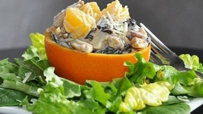 Салат с апельсинами, сыром и шампиньонами