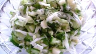 Салат с огурцом, капустой и яблоками по-татарски