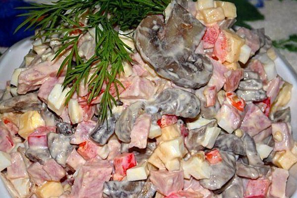 салат с маринованными грибами и сладким перцем | Дзен