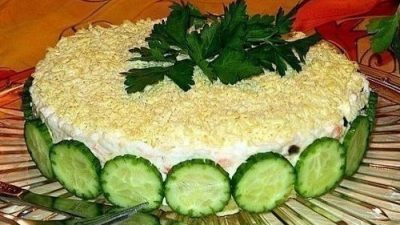 Салат-торт «Печень трески под шубой»