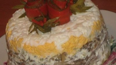 Салат «Язычок под шубкой» с грибами