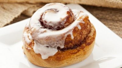 Сдобные булочки с корицей и грецким орехом