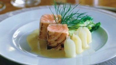 Семга под соусом из сливок и горчицы