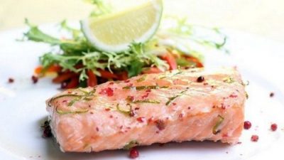 Семга с лаймом и розовым перцем