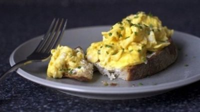 Сэндвич американский с сыром и яйцом