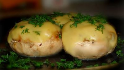 Шампиньоны с брынзой и пармезаном