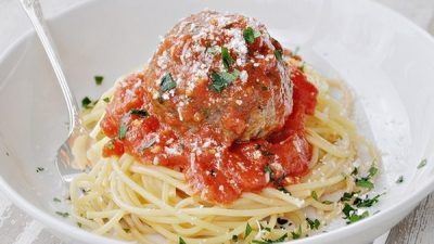Шарики из говяжьего фарша к макаронам
