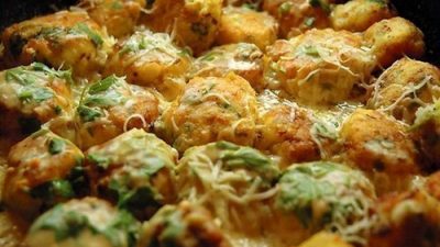 Шарики из куриного филе в сливочно-сырном соусе