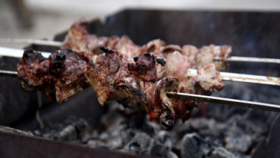 Шашлык из куриной печени в чайном маринаде