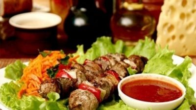 Шашлык из свинины с луком по-грузински