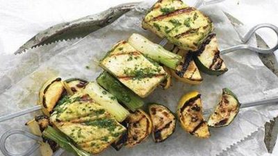 Шашлык из тофу с соусом из чили халапеньо