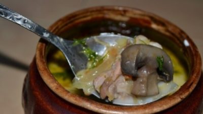 Щи по-боярски co сметаной