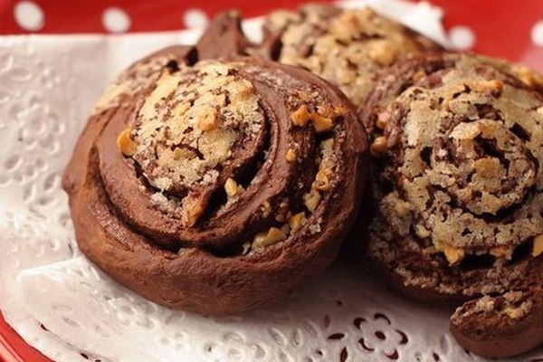 Шоколадное печенье «Улитки» с орехами