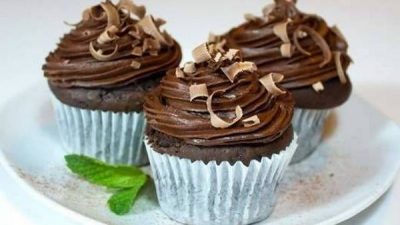Шоколадные капкейки с шоколадно-сливочным кремом