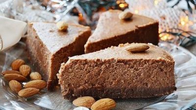 Шоколадный чизкейк на миндальной основе