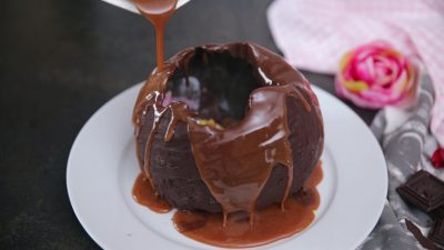 Шоколадный шар с пломбиром