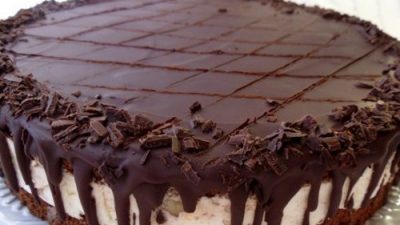Шоколадный торт «Бонжур» с банановым суфле