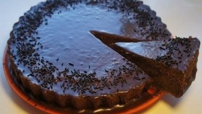 Шоколадный торт с оригинальной структурой