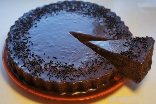 Шоколадный торт с оригинальной структурой