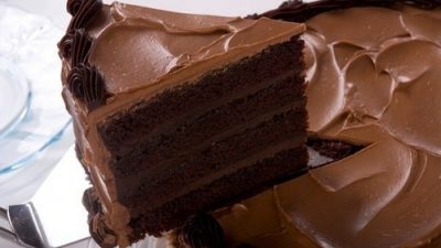 Шоколадный торт со сгущенкой и медом