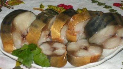 Скумбрия копченая в рассоле по-домашнему