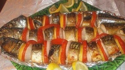 Скумбрия в соусе, запеченная в духовке