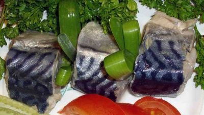 Слабосоленая скумбрия по-домашнему