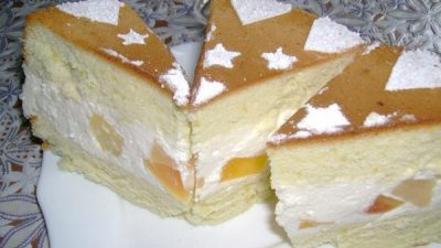 Сладкий бисквит с творожным кремом