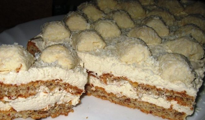 Сливочно-миндальный торт «Рафаэлло»