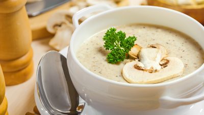 Сливочный крем-суп из грибов с хересом