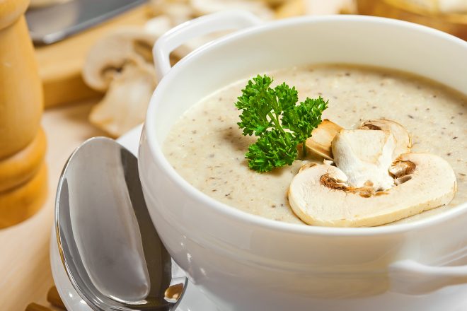 Сливочный крем-суп из грибов с хересом