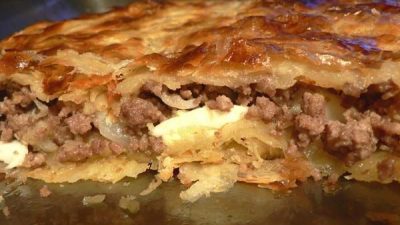 Слоеный пирог с грибами и мясом