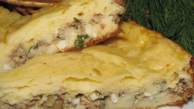 Слоеный пирог с рыбой и плавленым сыром