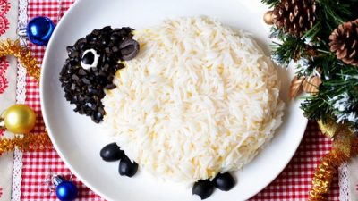 Слоеный салат «Овечка» с рыбой