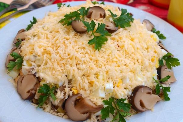 10 салатов с грибами на любой вкус