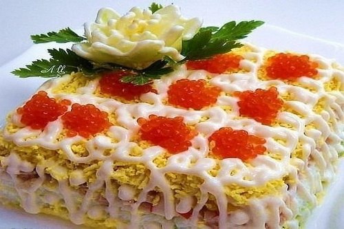 Слоеный морской салат с киви
