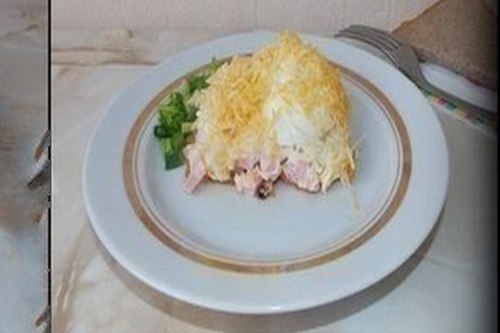 Слоеный салат «Сугроб» с колбасой