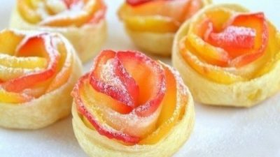 Слойки «Розочка» с яблоком