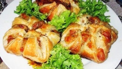 Слойки с ветчиной, сулугуни и зеленью