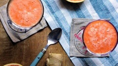 Смузи из грейпфрута и банана с морковью