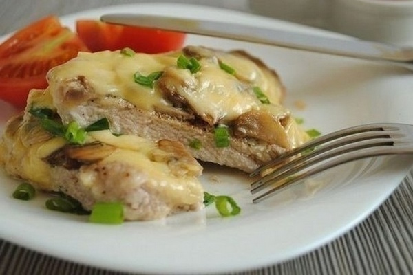 Свинина с грибами и сыром в духовке - рецепты с фото