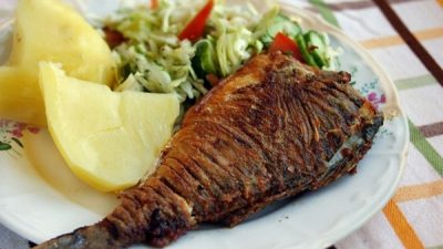 Сочная жареная рыба без костей