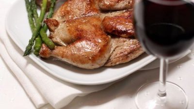 Сочный цыпленок табака (тапака)