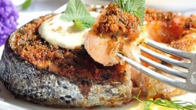 Сочный лосось со специями в панировке