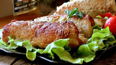 Соленые огурцы в мясной шубке
