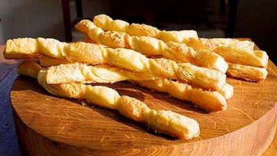 Соломка сырная на скорую руку