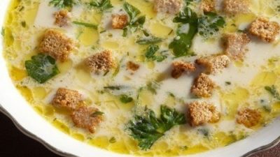 Суп из сыра стилтон с пармезаном и гренками