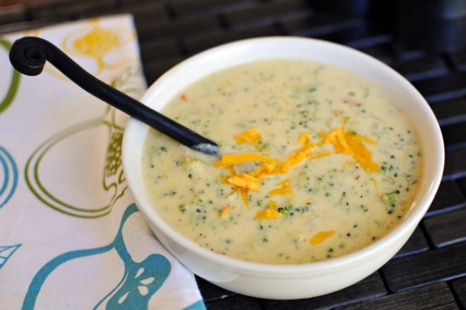 Суп-пюре из брокколи и сливок с сыром