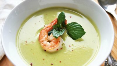 Суп-пюре из зеленого горошка к обеду